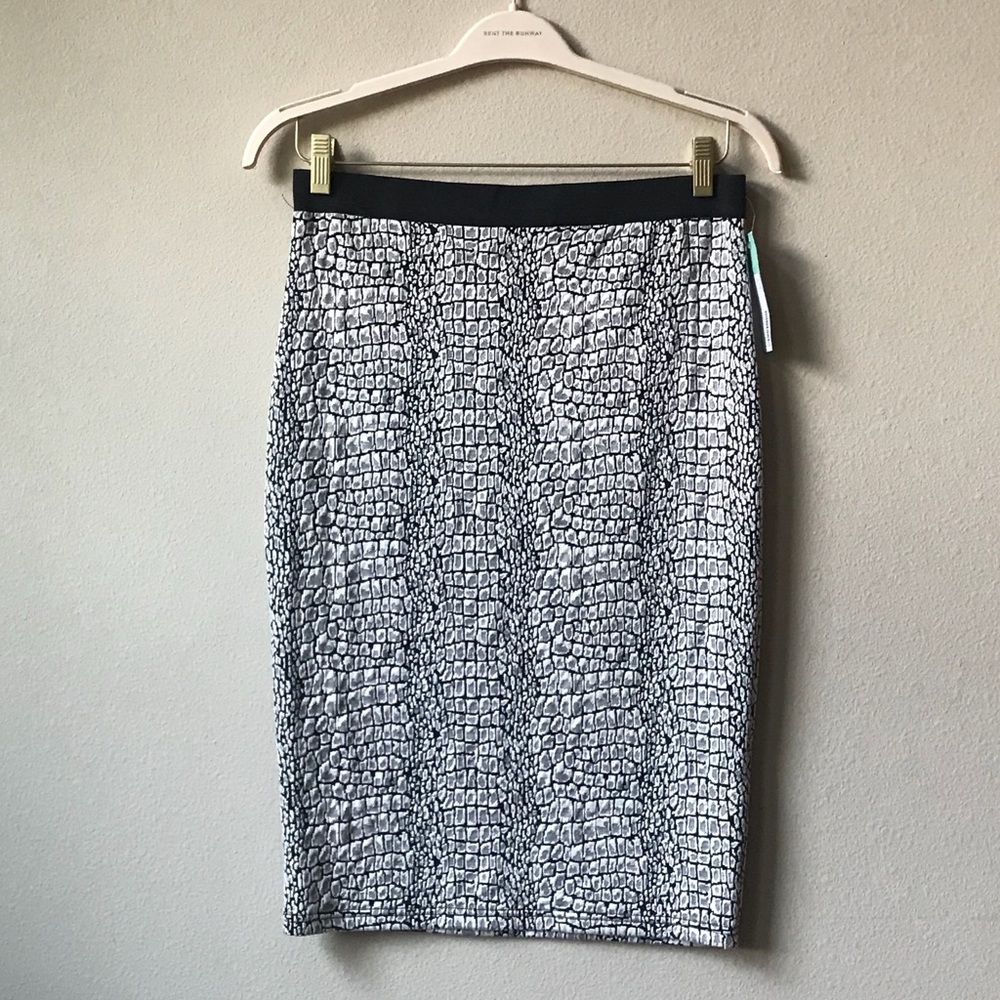 Black & White Textured Print Stretch Skirt